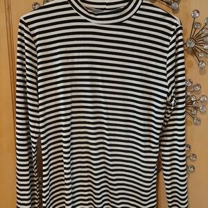 Womens Black & White Striped Long-Sleeve Shirt